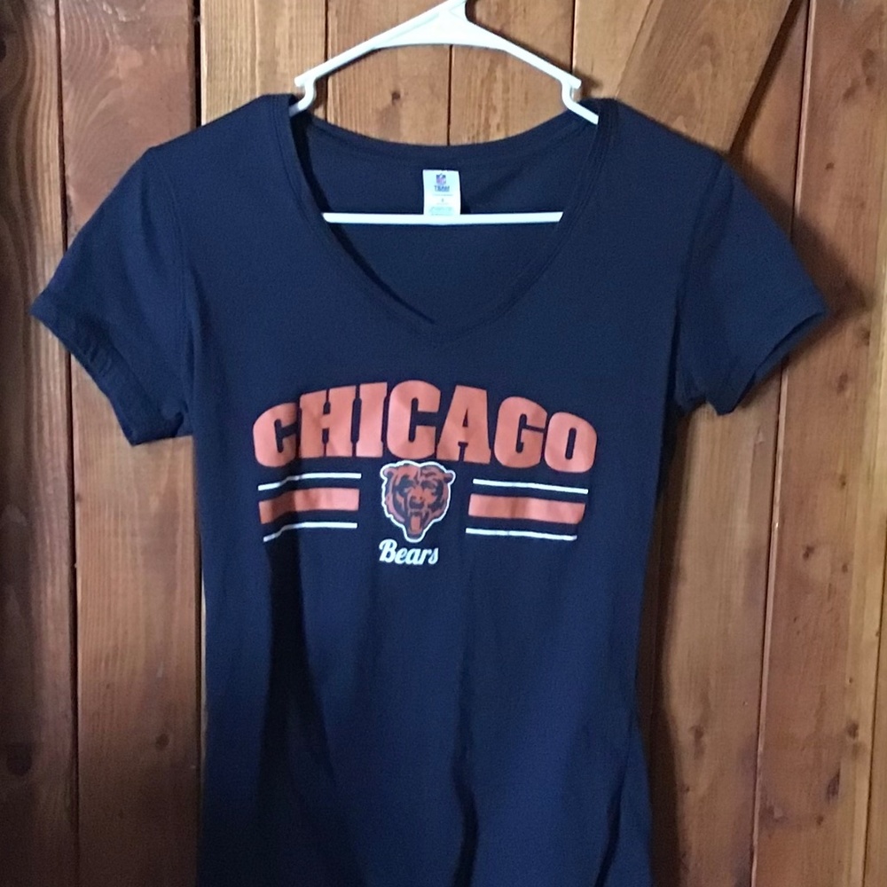 Size small Chicago Bears t-shirt